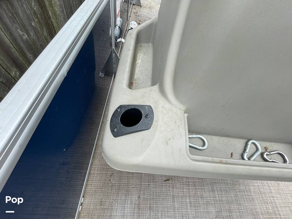 Slide: The Image of Sun Tracker Bass Buggy 18 DXL 2024 - 15321590