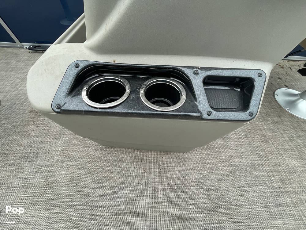 Slide: The Image of Sun Tracker Bass Buggy 18 DXL 2024 - 15321593