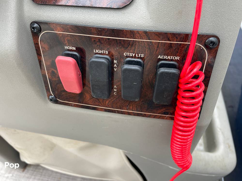 Slide: The Image of Sun Tracker Bass Buggy 18 DXL 2024 - 15321604