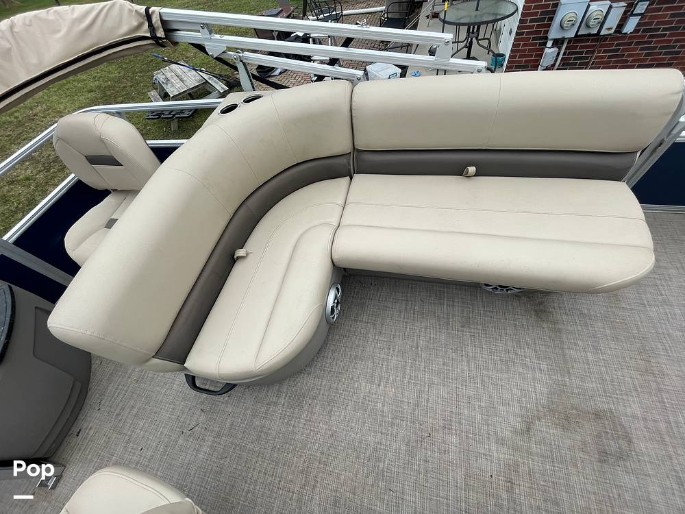 Slide: The Image of Sun Tracker Bass Buggy 18 DXL 2024 - 15321611