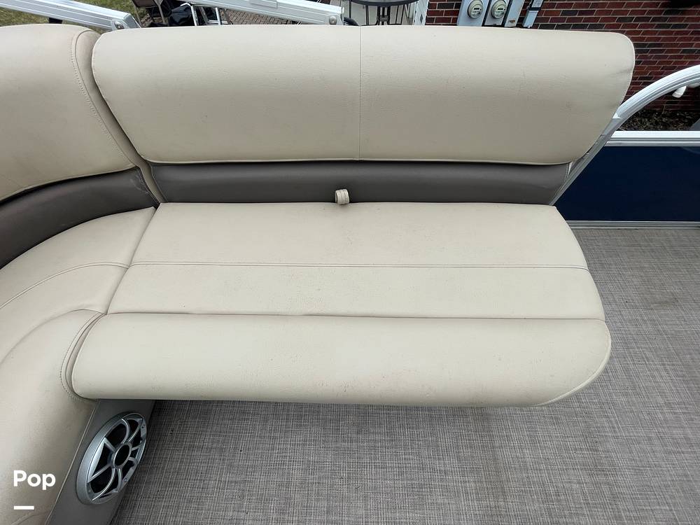 Slide: The Image of Sun Tracker Bass Buggy 18 DXL 2024 - 15321612