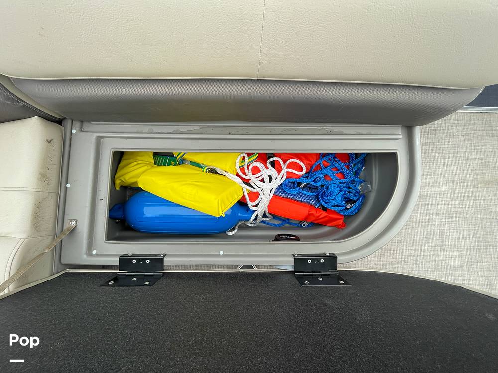 Slide: The Image of Sun Tracker Bass Buggy 18 DXL 2024 - 15321614