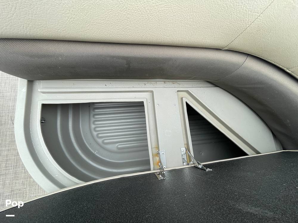 Slide: The Image of Sun Tracker Bass Buggy 18 DXL 2024 - 15321615