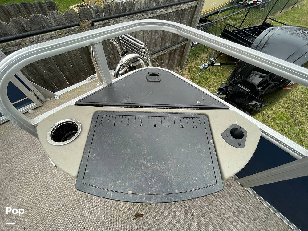 Slide: The Image of Sun Tracker Bass Buggy 18 DXL 2024 - 15321622