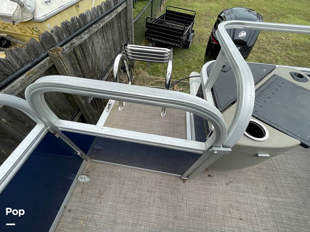 Slide: The Image of Sun Tracker Bass Buggy 18 DXL 2024 - 15321626