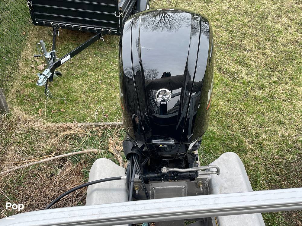 Slide: The Image of Sun Tracker Bass Buggy 18 DXL 2024 - 15321628