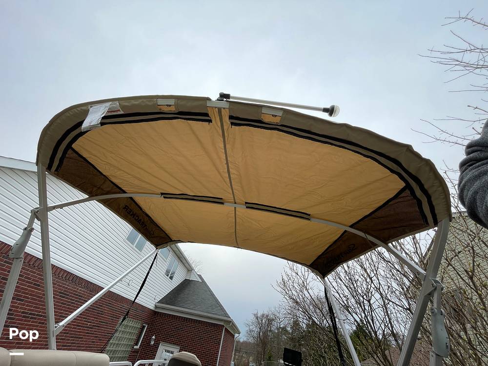 Slide: The Image of Sun Tracker Bass Buggy 18 DXL 2024 - 15321633