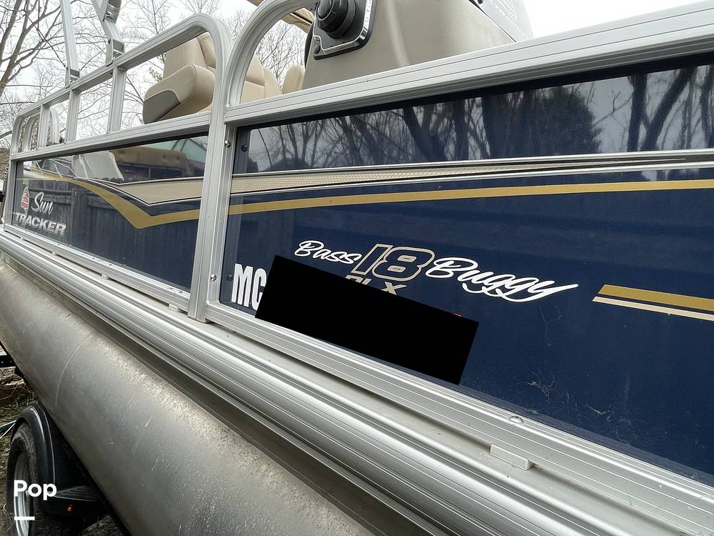 Slide: The Image of Sun Tracker Bass Buggy 18 DXL 2024 - 15321663