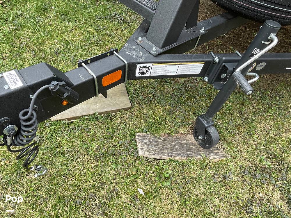 Slide: The Image of Sun Tracker Bass Buggy 18 DXL 2024 - 15321667