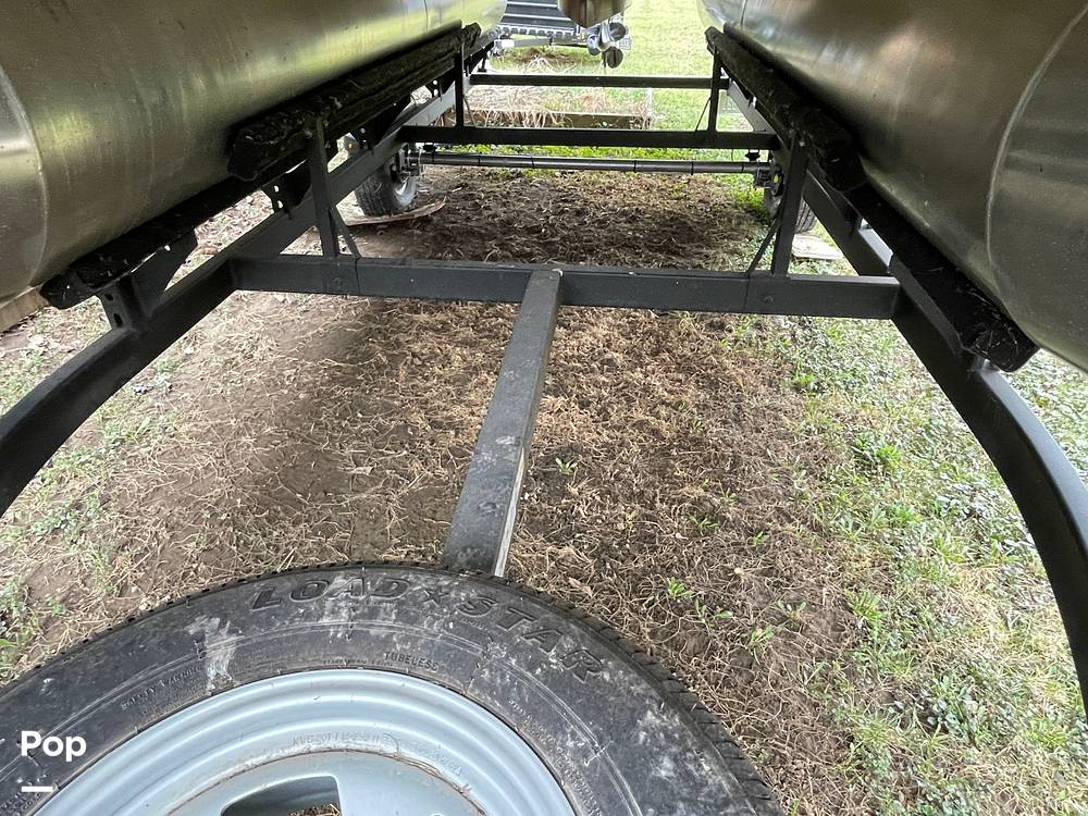 Slide: The Image of Sun Tracker Bass Buggy 18 DXL 2024 - 15321672