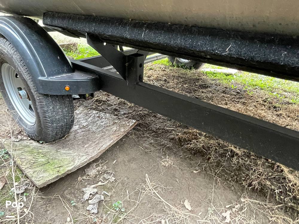 Slide: The Image of Sun Tracker Bass Buggy 18 DXL 2024 - 15321678