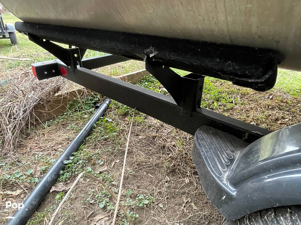 Slide: The Image of Sun Tracker Bass Buggy 18 DXL 2024 - 15321679