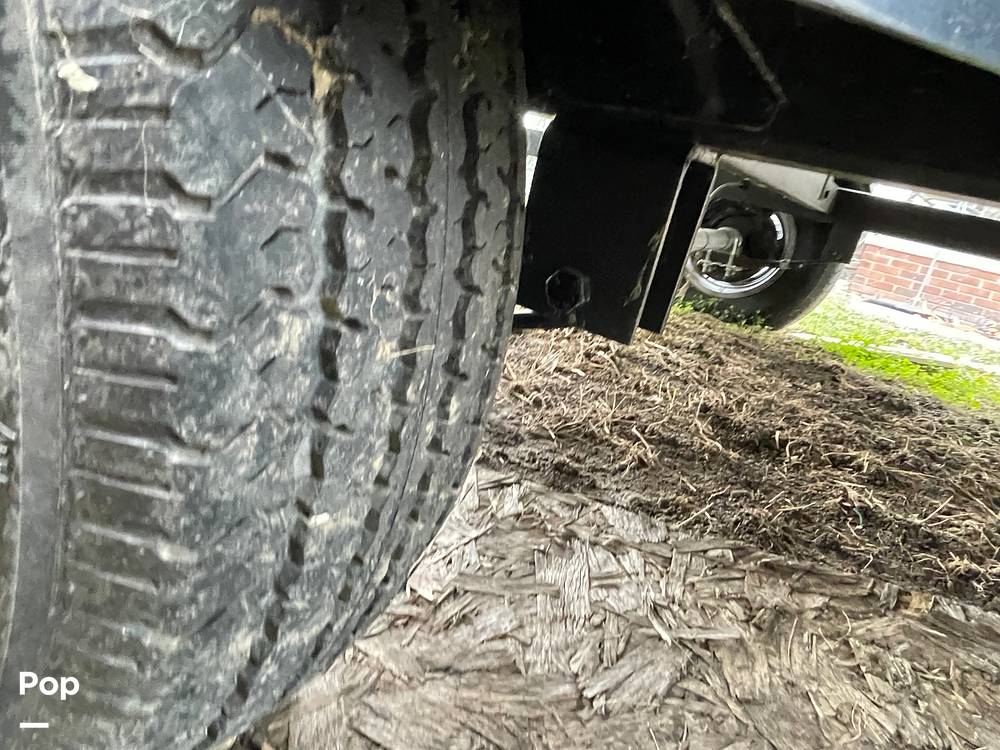 Slide: The Image of Sun Tracker Bass Buggy 18 DXL 2024 - 15321681