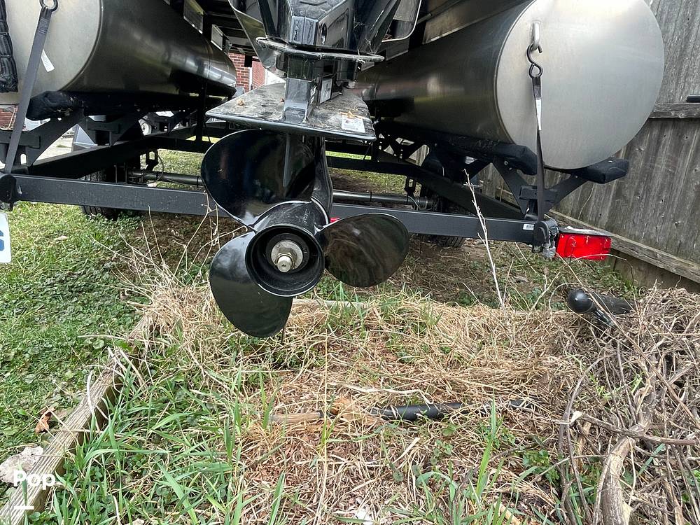 Slide: The Image of Sun Tracker Bass Buggy 18 DXL 2024 - 15321558
