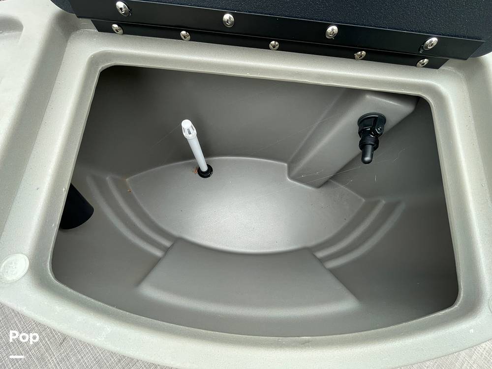 Slide: The Image of Sun Tracker Bass Buggy 18 DXL 2024 - 15321584