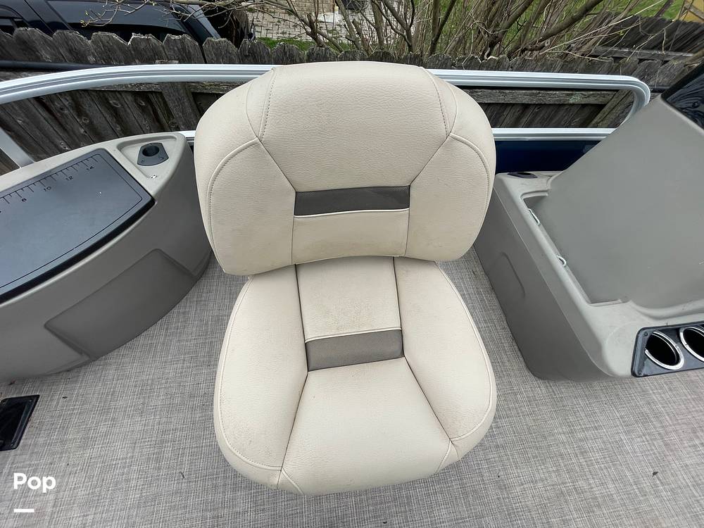 Slide: The Image of Sun Tracker Bass Buggy 18 DXL 2024 - 15321587
