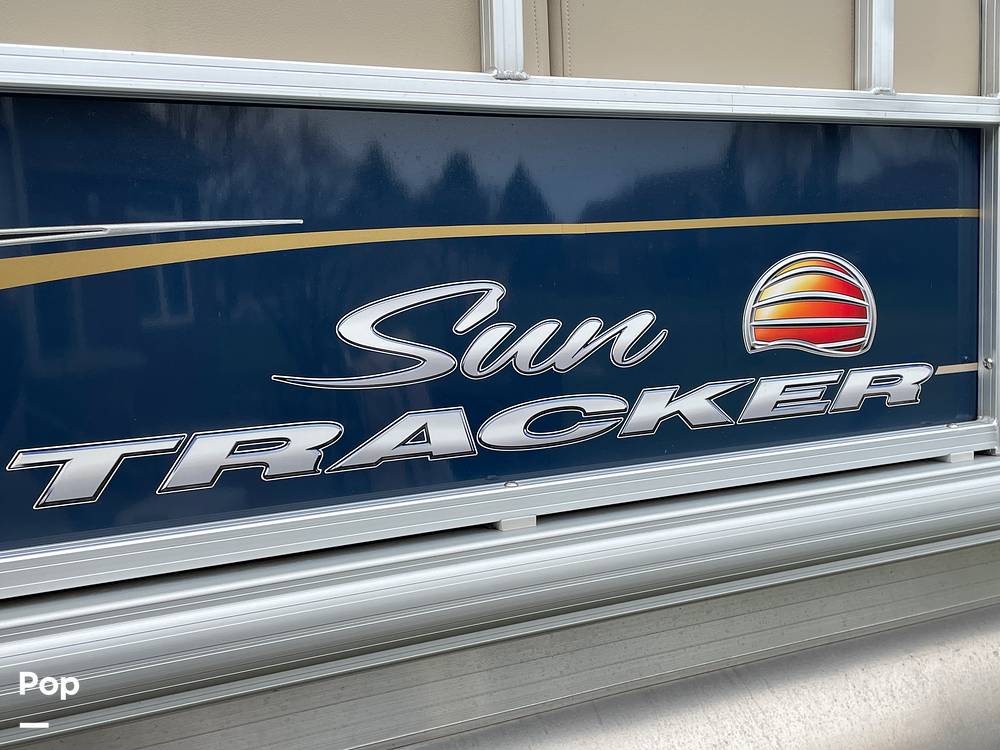 Slide: The Image of Sun Tracker Bass Buggy 18 DXL 2024 - 15321631