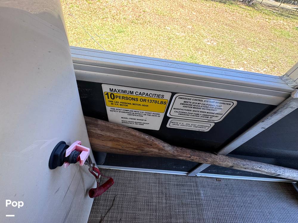Slide: The Image of Sun Tracker Fishin' Barge 20 DLX 2019 - 15182441