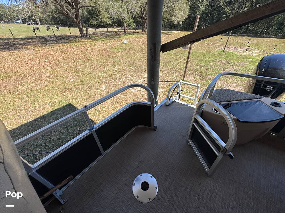 Slide: The Image of Sun Tracker Fishin' Barge 20 DLX 2019 - 15182442