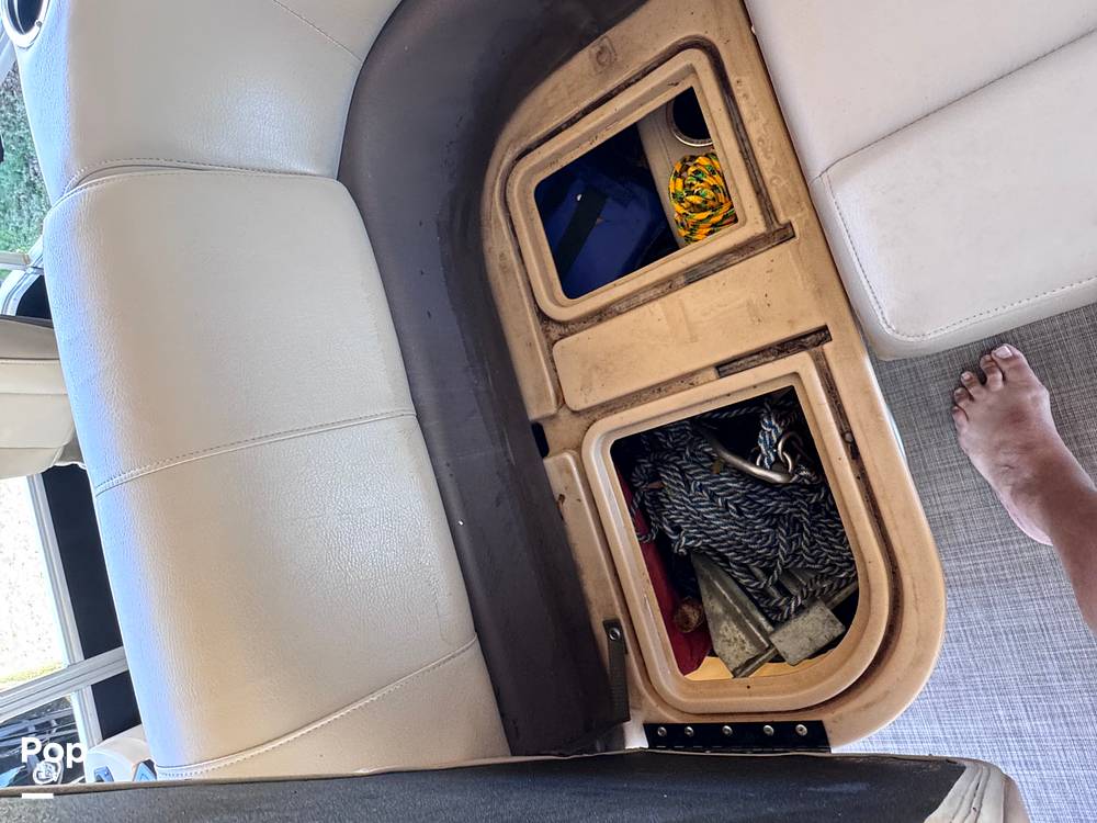 Slide: The Image of Sun Tracker Fishin' Barge 20 DLX 2019 - 15182445
