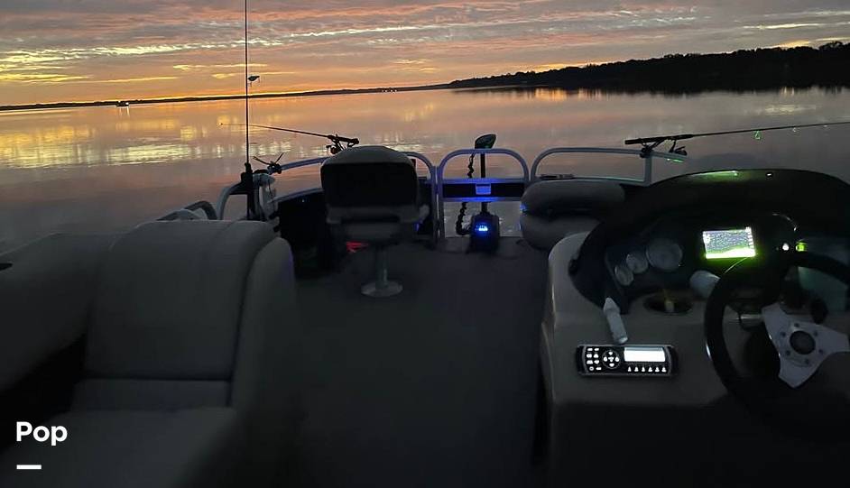 Slide: The Image of Sun Tracker Fishin' Barge 20 DLX 2019 - 15149523