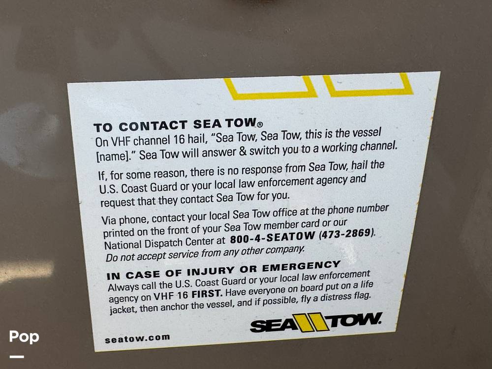 Slide: The Image of Sun Tracker Fishin' Barge 20 DLX 2022 - 15588047