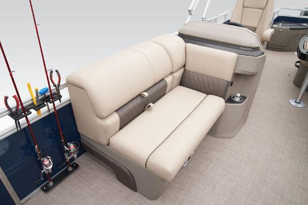 Slide: The Image of Sun Tracker Fishin' Barge 20 DLX 2025 - 17