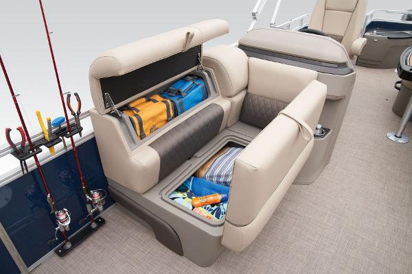 Slide: The Image of Sun Tracker Fishin' Barge 20 DLX 2025 - 18