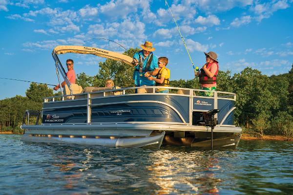 Slide: The Image of Sun Tracker Fishin' Barge 20 DLX 2025 - 43