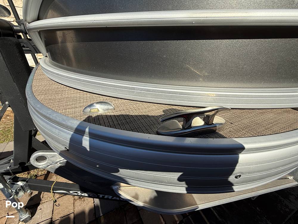 Slide: The Image of Sun Tracker Fishin' Barge 22 DLX 2022 - 84