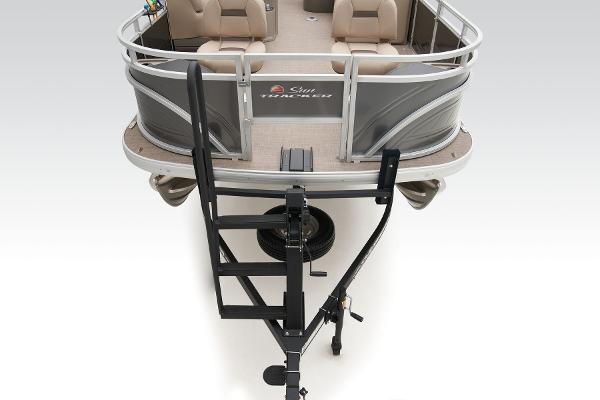 Slide: The Image of Sun Tracker Fishin' Barge 22 DLX 2024 - 18