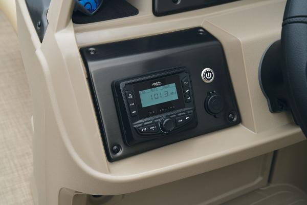 Slide: The Image of Sun Tracker Fishin' Barge 22 DLX 2024 - 42