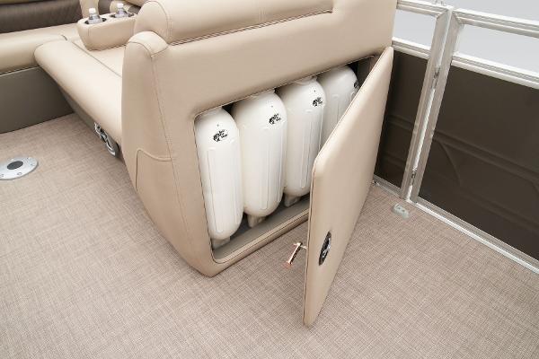Slide: The Image of Sun Tracker Fishin' Barge 22 DLX 2024 - 44