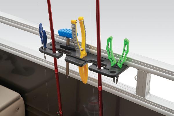 Slide: The Image of Sun Tracker Fishin' Barge 22 DLX 2024 - 60