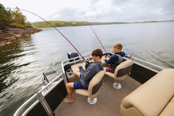 Slide: The Image of Sun Tracker Fishin' Barge 22 DLX 2024 - 74