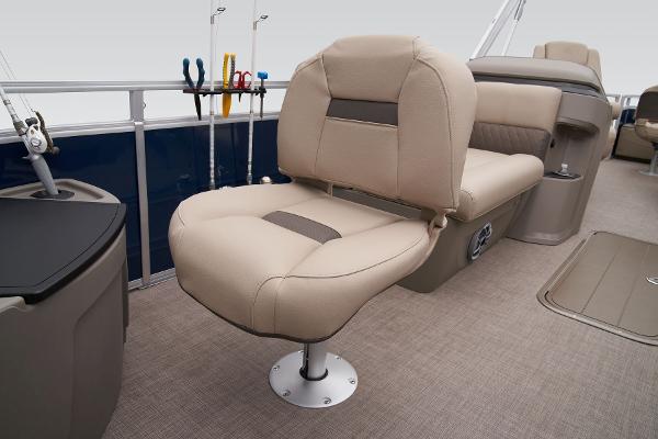 Slide: The Image of Sun Tracker Fishin' Barge 22 XP3 2024 - 24