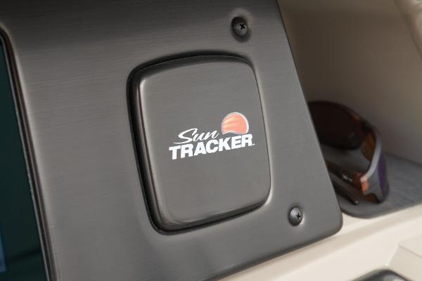 Slide: The Image of Sun Tracker Party Barge 18 DLX 2025 - 23