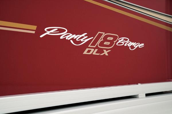 Slide: The Image of Sun Tracker Party Barge 18 DLX 2025 - 27