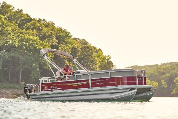 Slide: The Image of Sun Tracker Party Barge 18 DLX 2025 - 43