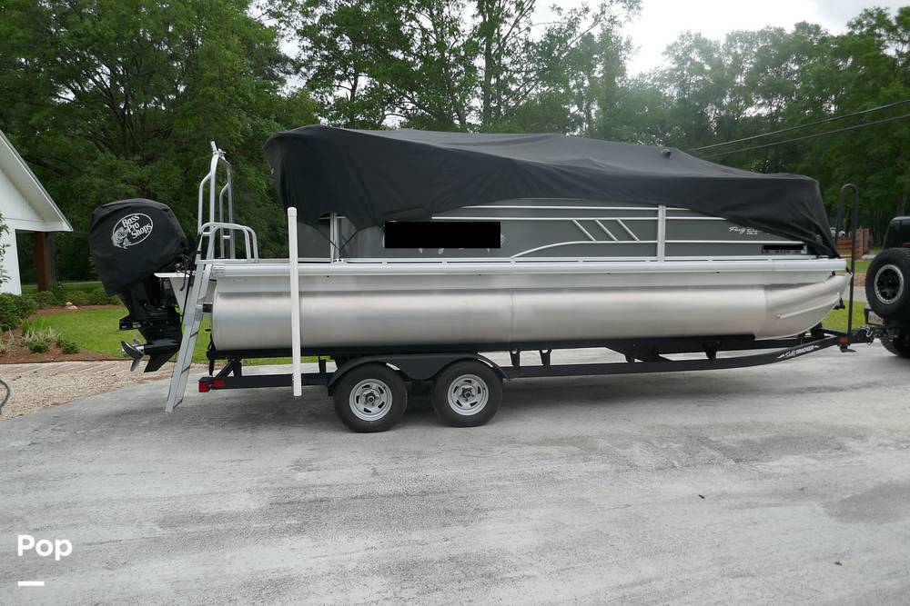 Slide: The Image of Sun Tracker PARTY BARGE 20 DLX 2022 - 15372223