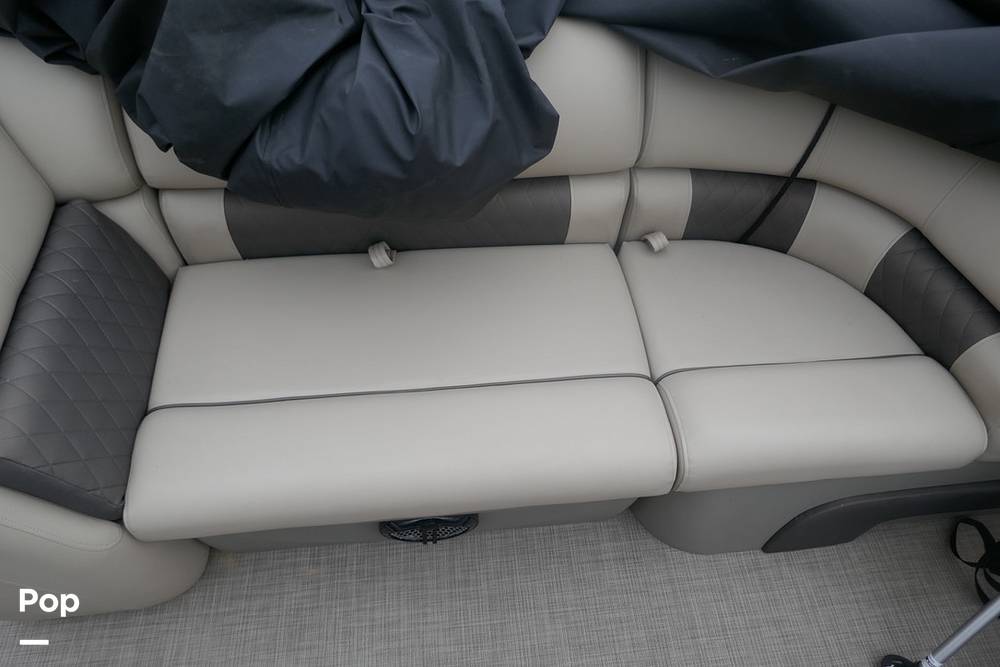 Slide: The Image of Sun Tracker PARTY BARGE 20 DLX 2022 - 15372230