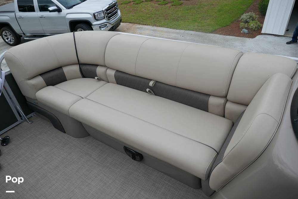 Slide: The Image of Sun Tracker PARTY BARGE 20 DLX 2022 - 15372231