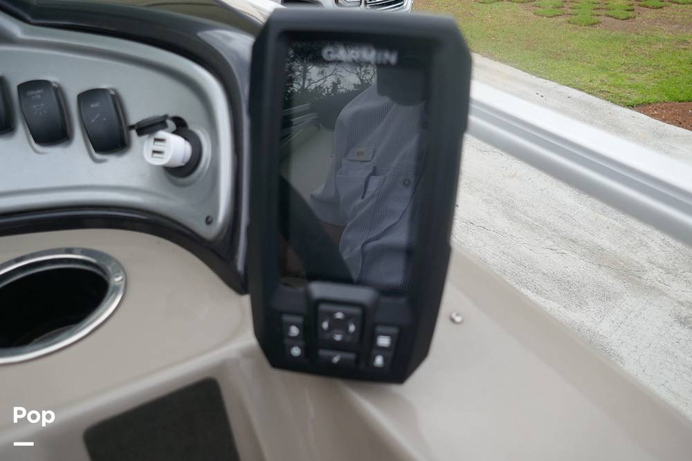 Slide: The Image of Sun Tracker PARTY BARGE 20 DLX 2022 - 15372234