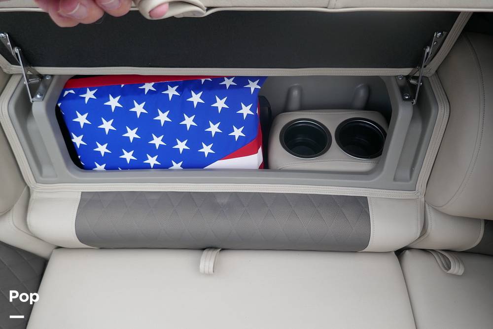 Slide: The Image of Sun Tracker PARTY BARGE 20 DLX 2022 - 15372240