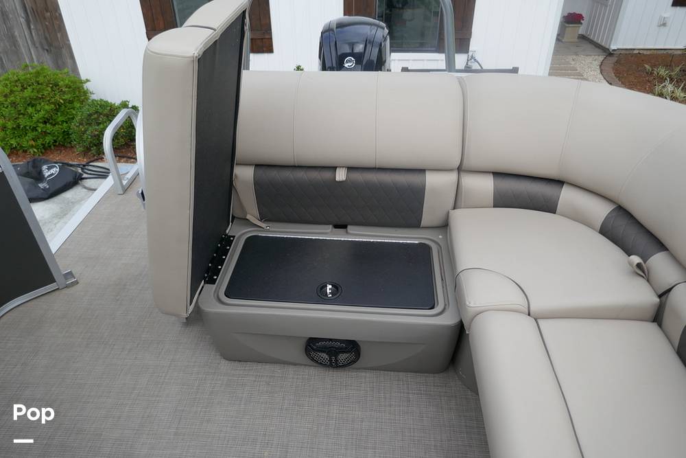 Slide: The Image of Sun Tracker PARTY BARGE 20 DLX 2022 - 15372247