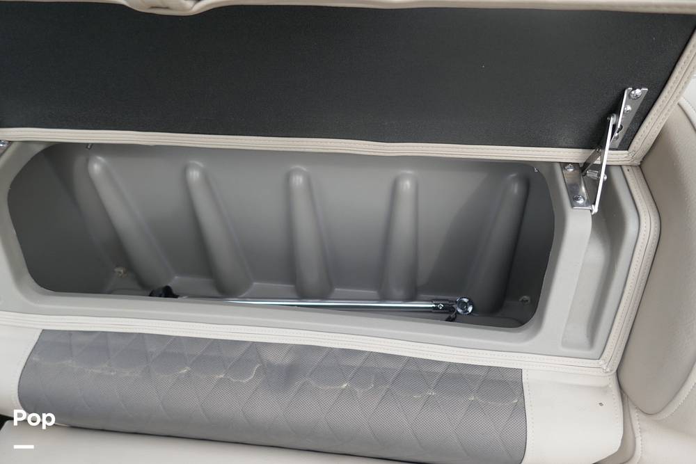 Slide: The Image of Sun Tracker PARTY BARGE 20 DLX 2022 - 15372253