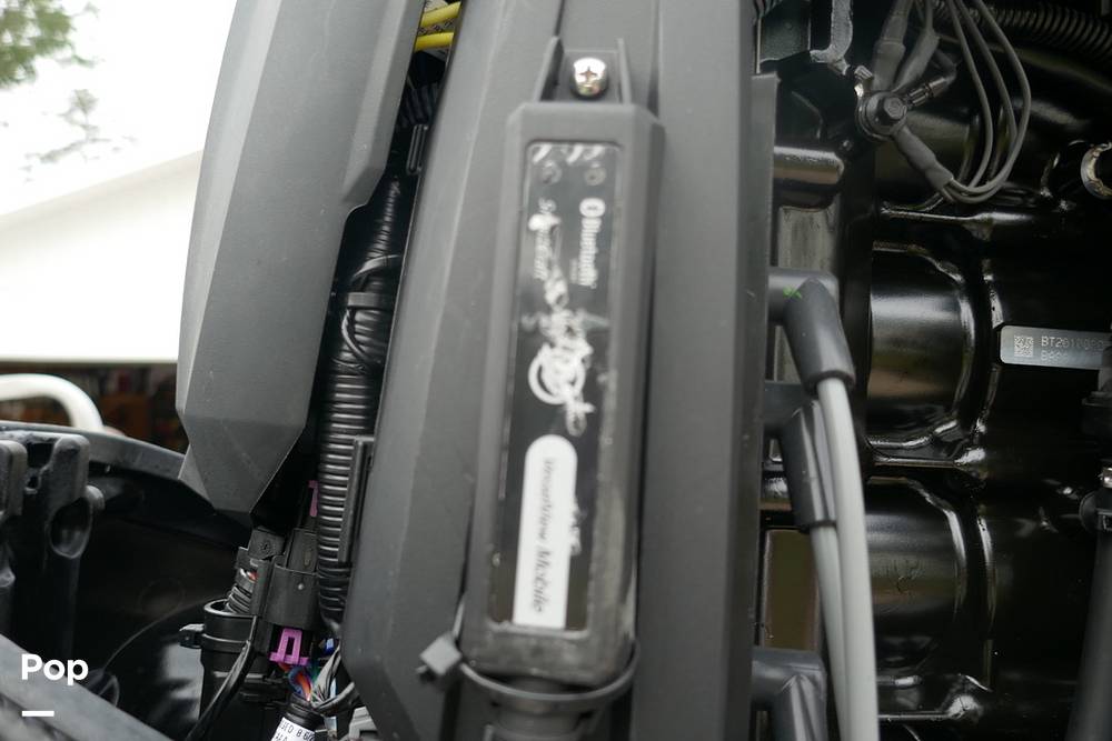 Slide: The Image of Sun Tracker PARTY BARGE 20 DLX 2022 - 15372261