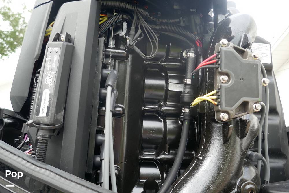 Slide: The Image of Sun Tracker PARTY BARGE 20 DLX 2022 - 15372262