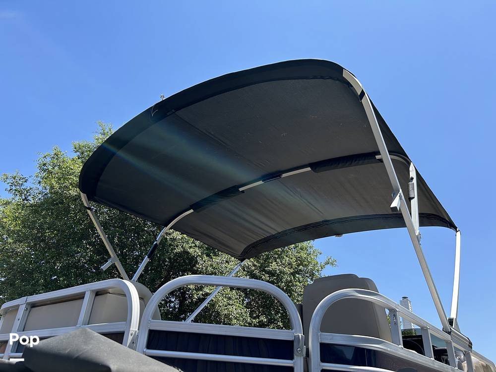 Slide: The Image of Sun Tracker Party Barge 20 DLX 2022 - 16