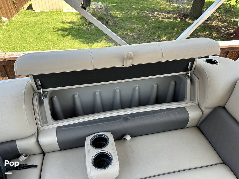Slide: The Image of Sun Tracker Party Barge 20 DLX 2022 - 18